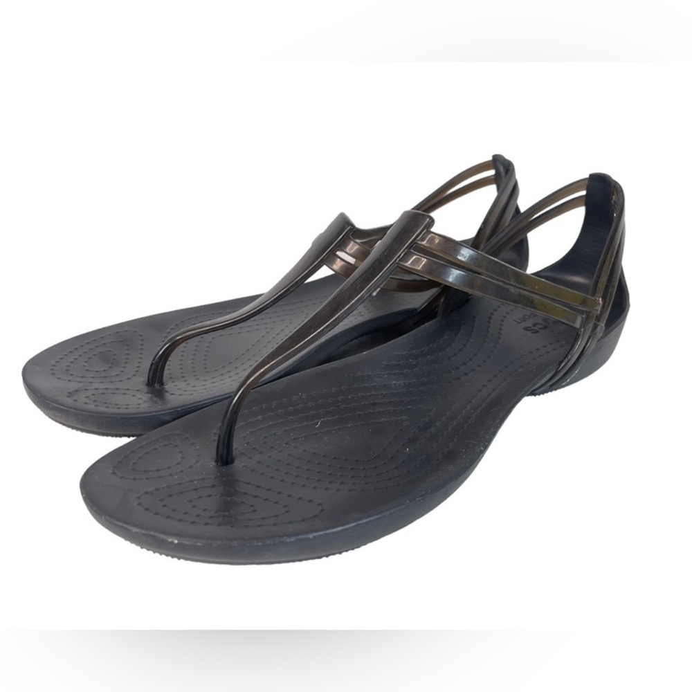 🌟 LOOKING! 🌟 Croc Isabella T Strap Sandals in black! Size 10!